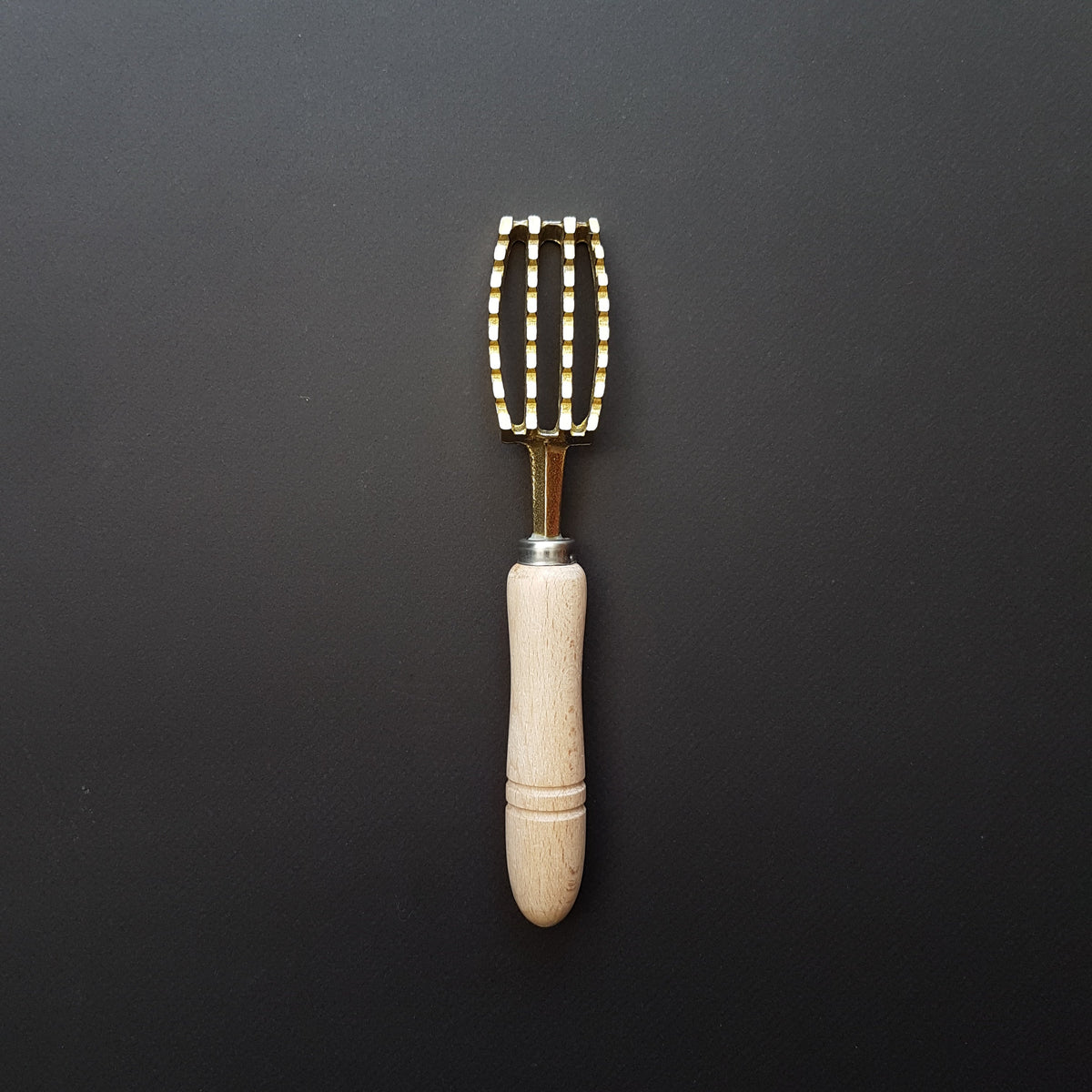 Hitohira Brass Fish Scaler Large