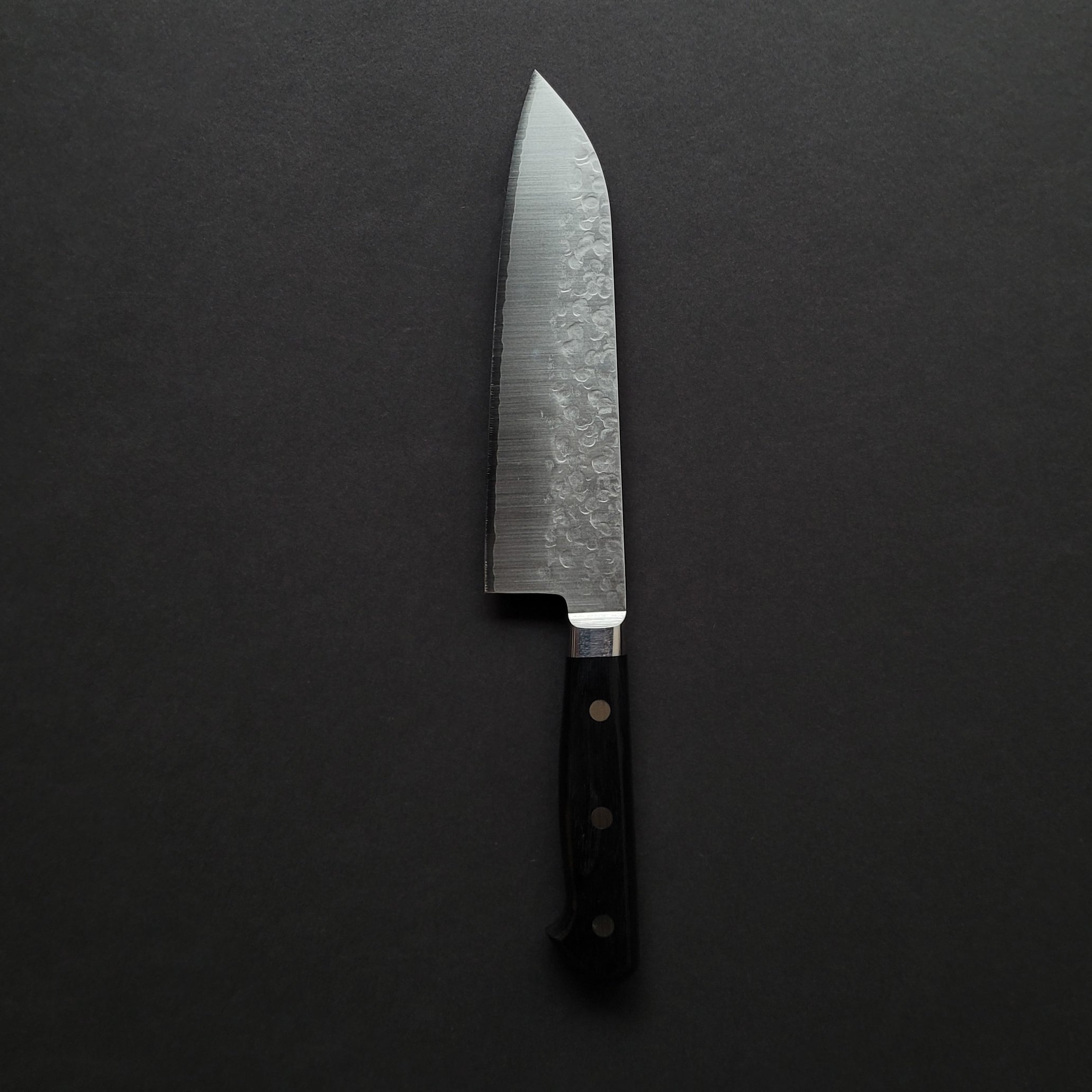 Hitohira T10 Tsuchime Santoku 170mm Pakka Handle